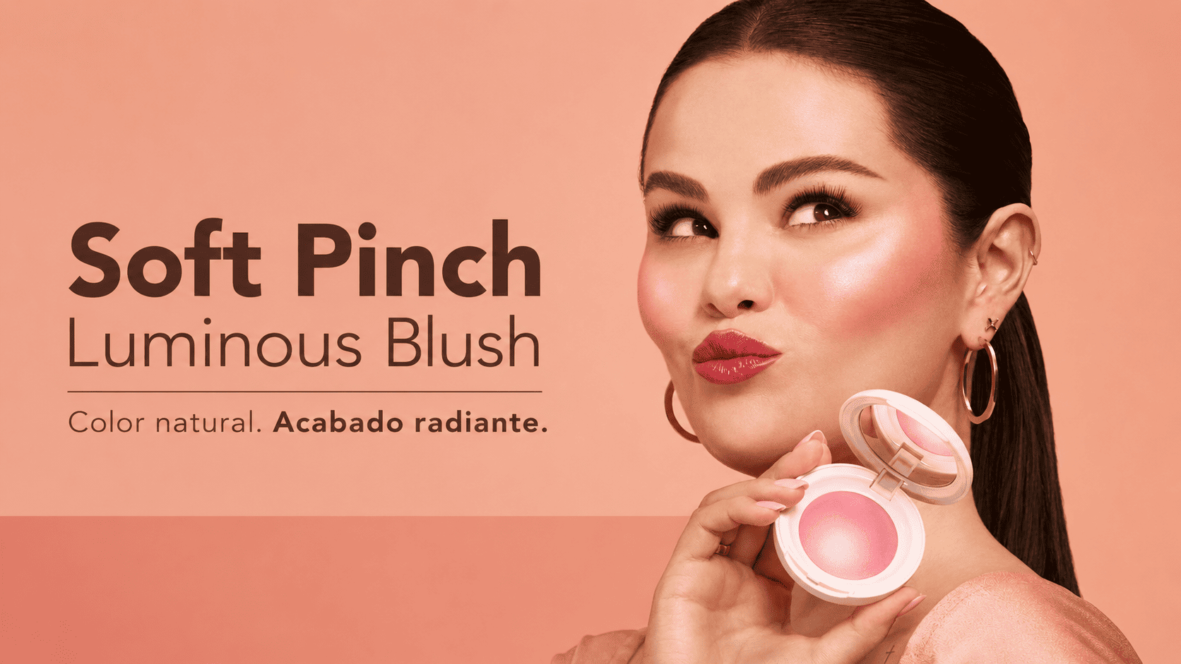 Imagen editorial de Droom Shop: Rare Beauty: Soft Pinch Luminous Blush, color natural y acabado radiante